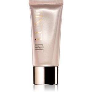 Avon Luxe Makeup lehký make-up s rozjasňujícím účinkem pro matný vzhled odstín Porcelain 30 ml