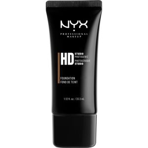 NYX Professional Makeup HD Studio tekutý make-up odstín 112 Chestnut 33,3 ml