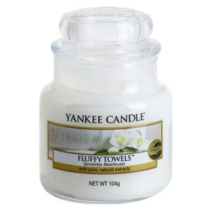 Yankee Candle Fluffy Towels vonná svíčka Classic střední 104 g